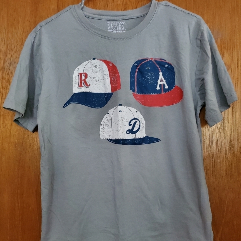 Light Gray Baseball Hats T Shirt